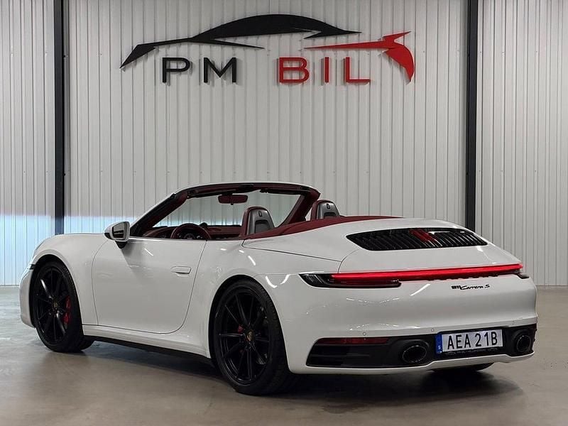 Begagnad Porsche 911 Carrera S 450 HK (330 kW) 2020 Vit Cab