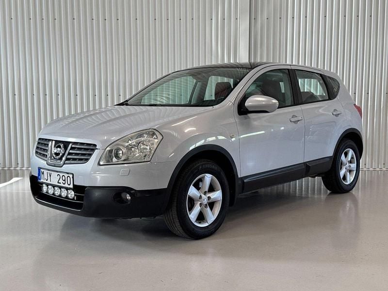 Silver Begagnad 2007 Nissan Qashqai SUV | 54 900 kr (Lite dyr) - Bild 1/4
