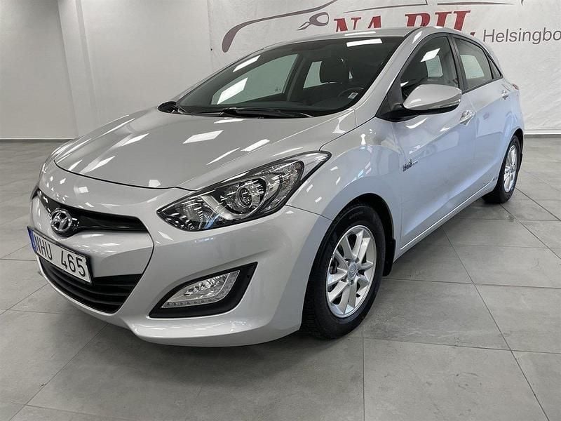 Silver Begagnad 2013 Hyundai i30 Sport Halvkombi | 99 900 kr (Marknadspris) - Bild 1/4