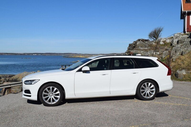 Vit Begagnad 2018 Volvo V90 Business Edition Kombi | 129 000 kr - Bild 1/4
