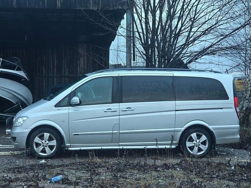 Silver Begagnad 2014 Mercedes Viano Minibuss | 89 999 kr (Superpris) - Bild 1/4