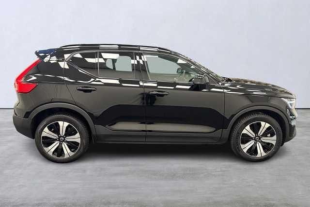 Begagnad Volvo XC40 Plus 185 kW (252 HK) 2022 Svart SUV