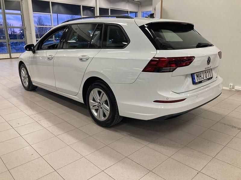 Begagnad VW Golf VIII 131 HK (96 kW) 2023 Pure white