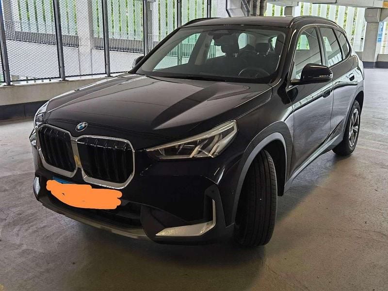 Svart Begagnad 2023 BMW X1 SUV | 350 000 kr (Marknadspris) - Bild 1/4