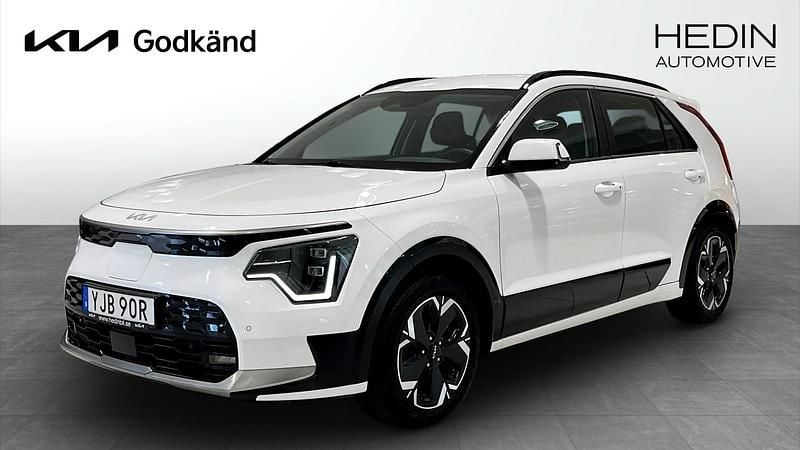 Vit (white) Begagnad 2022 Kia e-Niro SUV | 309 900 kr (Marknadspris) - Bild 1/4