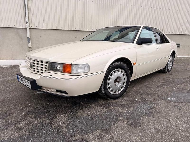 Begagnad Cadillac Seville STS 203 HK (149 kW) 1992 Vit