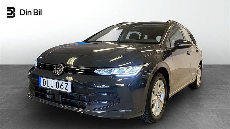 Grå Begagnad 2025 VW Golf VIII Life Kombi | 309 900 kr (Marknadspris) - Bild 1/4