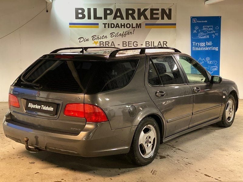 Begagnad Saab 9-5 Linear 150 HK (110 kW) 2006 Brun Kombi