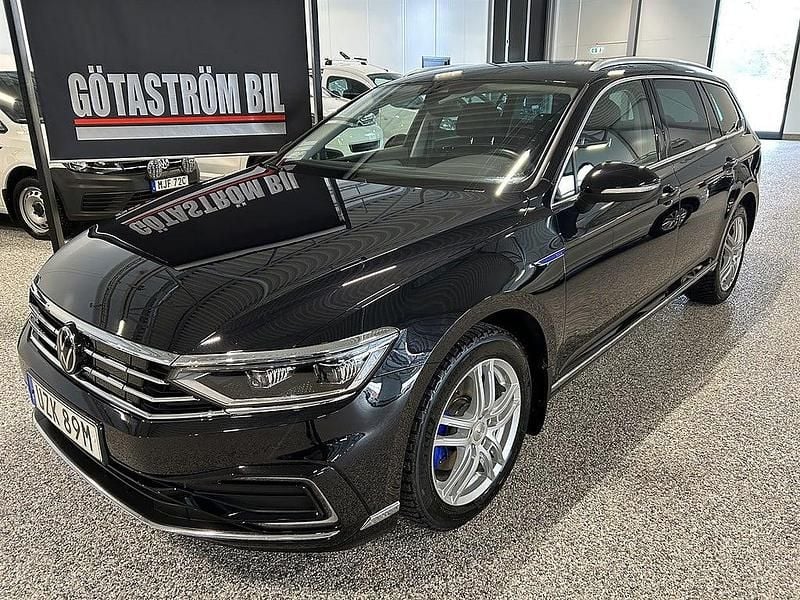 Begagnad VW Passat GTE 156 HK (114 kW) 2023 Svart Kombi