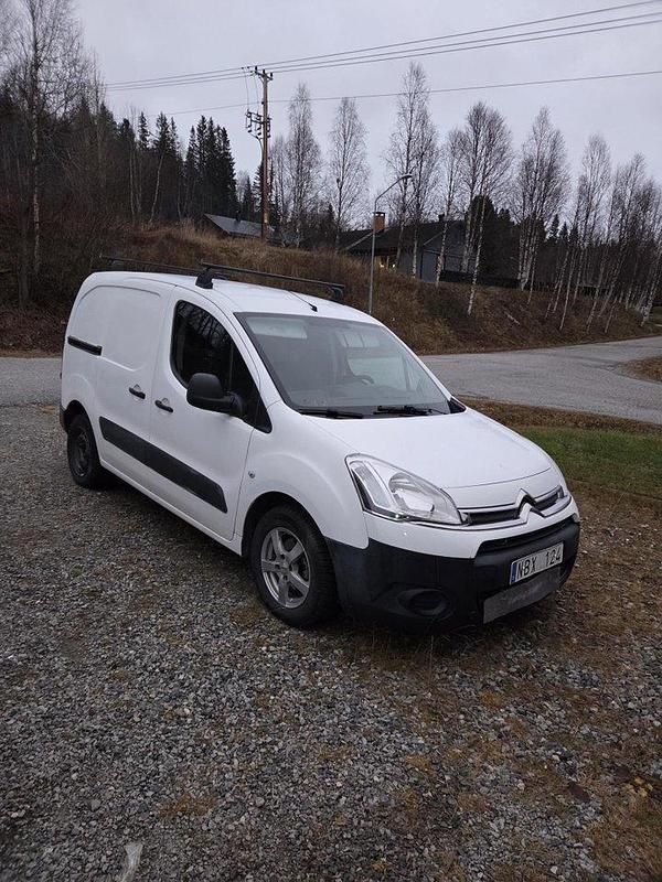 Vit Begagnad 2012 Citroën Berlingo | 32 000 kr (Bra pris) - Bild 1/1