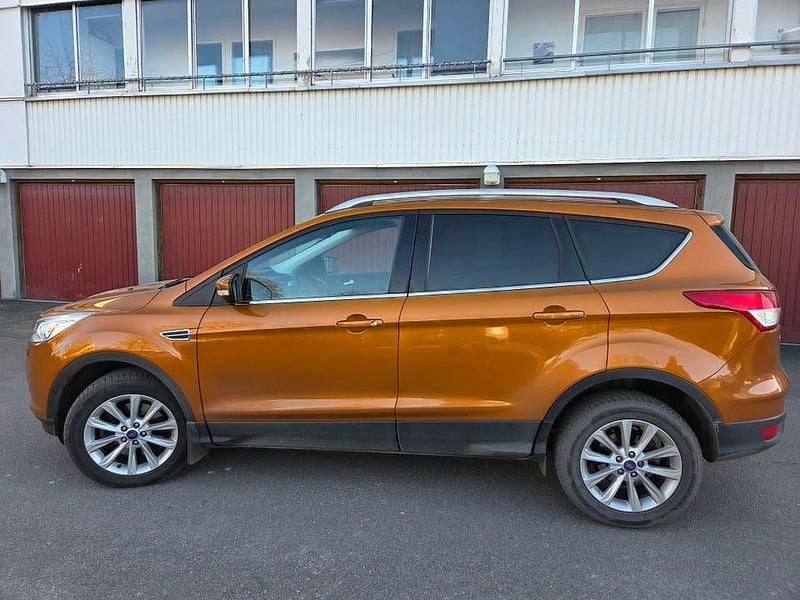 Begagnad 2015 Ford Kuga SUV | 98 000 kr (Marknadspris) - Bild 1/4