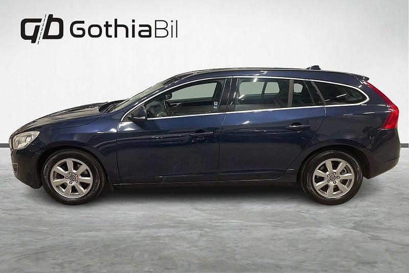 Begagnad Volvo V60 Momentum 116 HK (85 kW) 2012 Blå Kombi