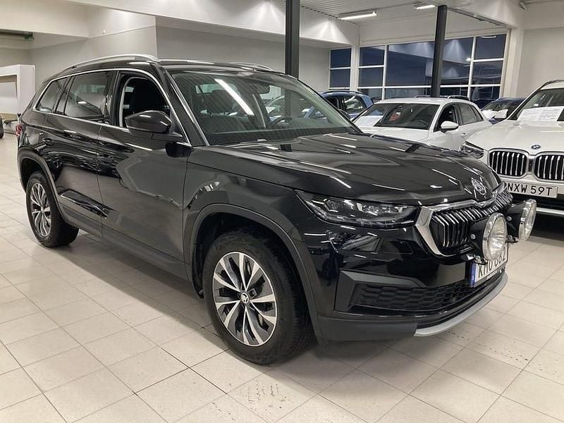 Svart Begagnad 2024 Skoda Kodiaq Style SUV | 419 900 kr (Marknadspris) - Bild 1/4