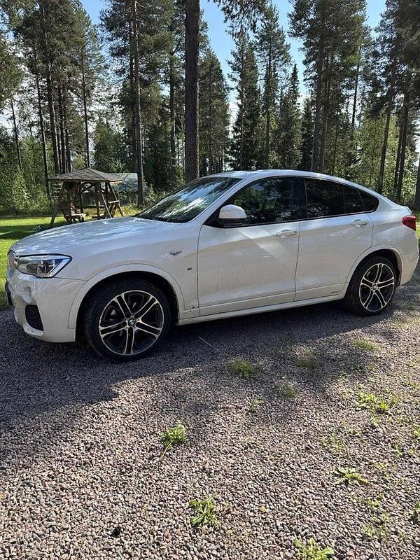 Vit Begagnad 2015 BMW X4 M Sport SUV | 198 000 kr (Superpris) - Bild 1/4