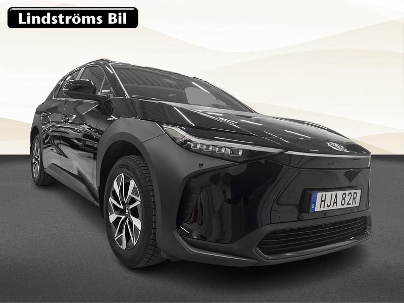 Begagnad Toyota bZ4X Edition 161 kW (219 HK) 2024 Svart SUV