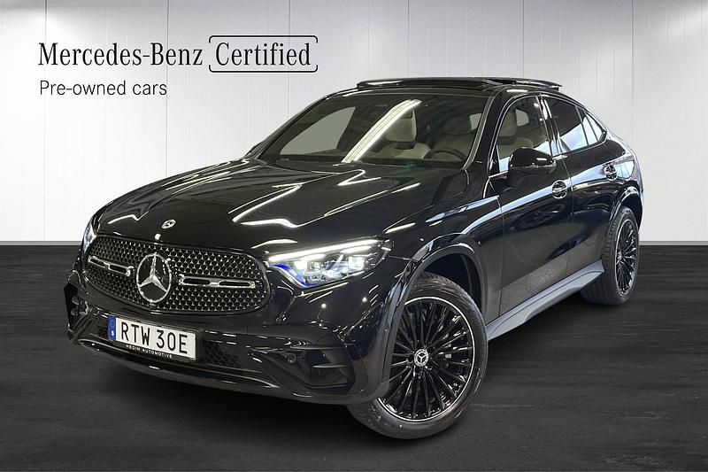 Svart (black) Begagnad 2025 Mercedes GLC300e Premium Sportkupé | 884 900 kr (Dyr) - Bild 1/4