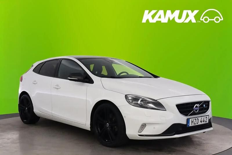 Vit Begagnad 2016 Volvo V40 R-Design Kombi | 218 800 kr (Lite dyr) - Bild 1/4