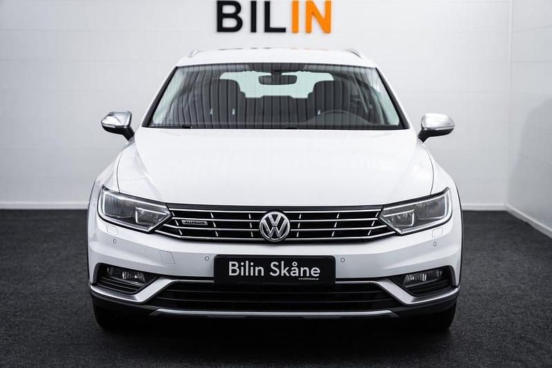 Begagnad VW Passat Alltrack 190 HK (139 kW) 2016 Vit Kombi
