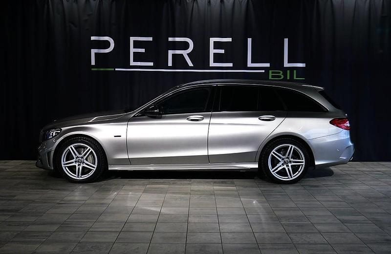 Begagnad Mercedes C300e AMG 211 HK (155 kW) 2020 Silver Kombi