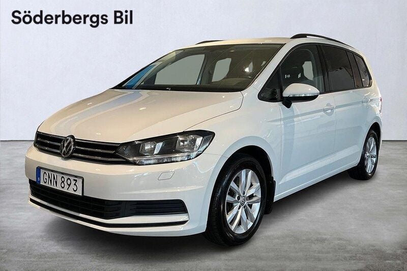 Vit (pure white) Begagnad 2018 VW Touran Minibuss | 249 900 kr (Marknadspris) - Bild 1/4