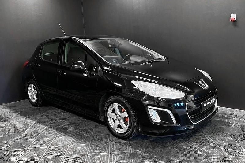 Svart Begagnad 2011 Peugeot 308 Halvkombi | 59 700 kr (Marknadspris) - Bild 1/4