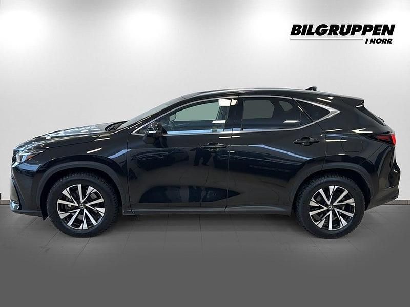 Begagnad Lexus NX450h+ Business Edition 309 HK (227 kW) 2022 Svart SUV