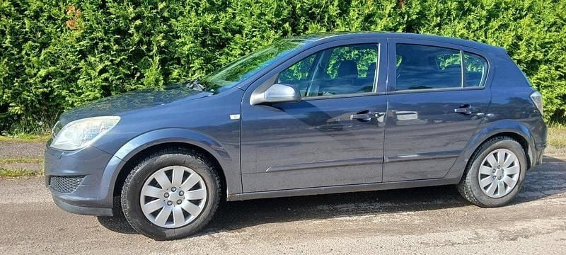 Blå Begagnad 2008 Opel Astra Halvkombi | 14 500 kr (Bra pris) - Bild 1/4