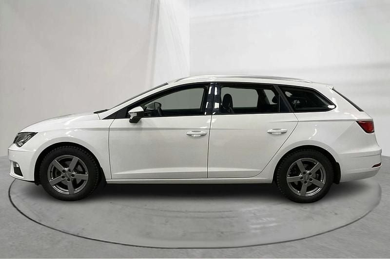 Begagnad Seat Leon ST Style 130 HK (95 kW) 2020 Vit Kombi