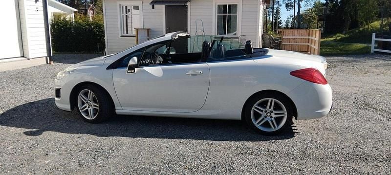Vit Begagnad 2011 Peugeot 308 CC Cab | 85 000 kr (Marknadspris) - Bild 1/4