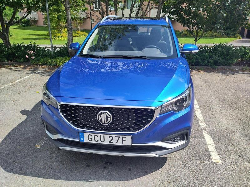 Blå Begagnad 2020 MG ZS Luxury Sedan | 190 000 kr (Marknadspris) - Bild 1/4