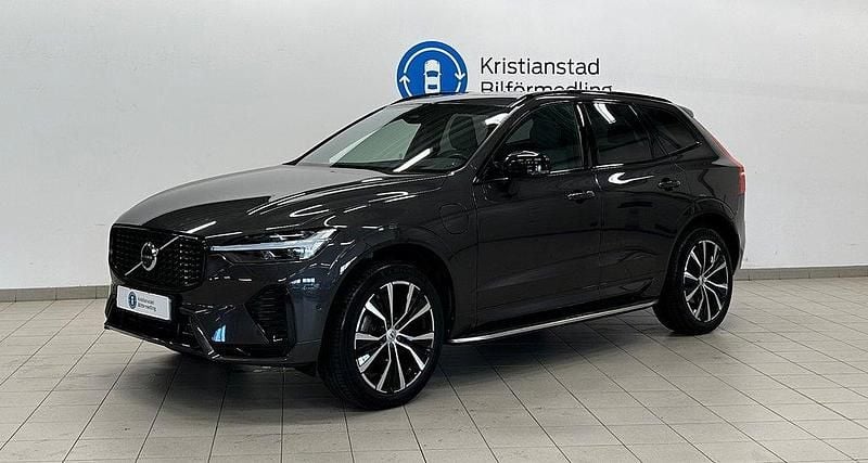 Grå Begagnad 2022 Volvo XC60 R-Design SUV | 529 900 kr (Lite dyr) - Bild 1/4