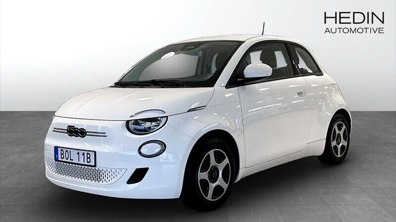 Vit (white) Begagnad 2021 Fiat 500e Passion Halvkombi | 174 900 kr (Bra pris) - Bild 1/4