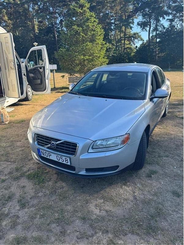 Grå Begagnad 2008 Volvo S80 Kinetic Sedan | 52 000 kr (Superpris) - Bild 1/4