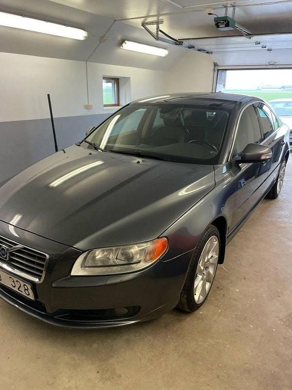 Grå Begagnad 2008 Volvo S80 Momentum Sedan | 44 500 kr (Bra pris) - Bild 1/3