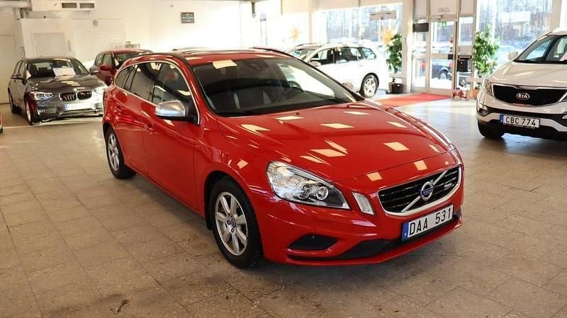 Röd Begagnad 2012 Volvo V60 R-Design Kombi | 109 900 kr (Bra pris) - Bild 1/4