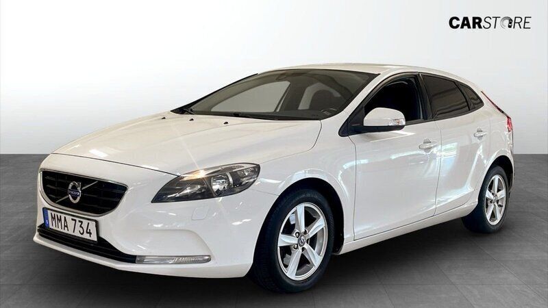 Vit Begagnad 2015 Volvo V40 Kinetic Kombi | 104 900 kr (Marknadspris) - Bild 1/4