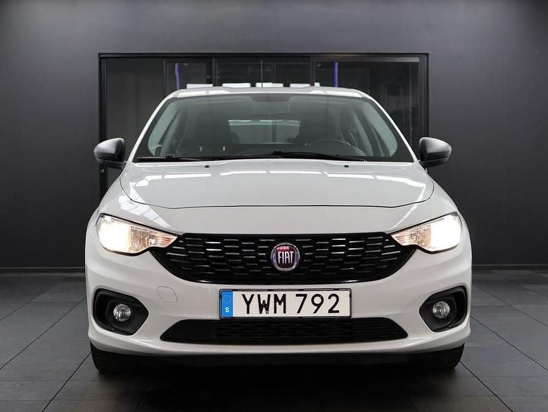 Begagnad Fiat Tipo 97 HK (71 kW) 2018 Vit Halvkombi