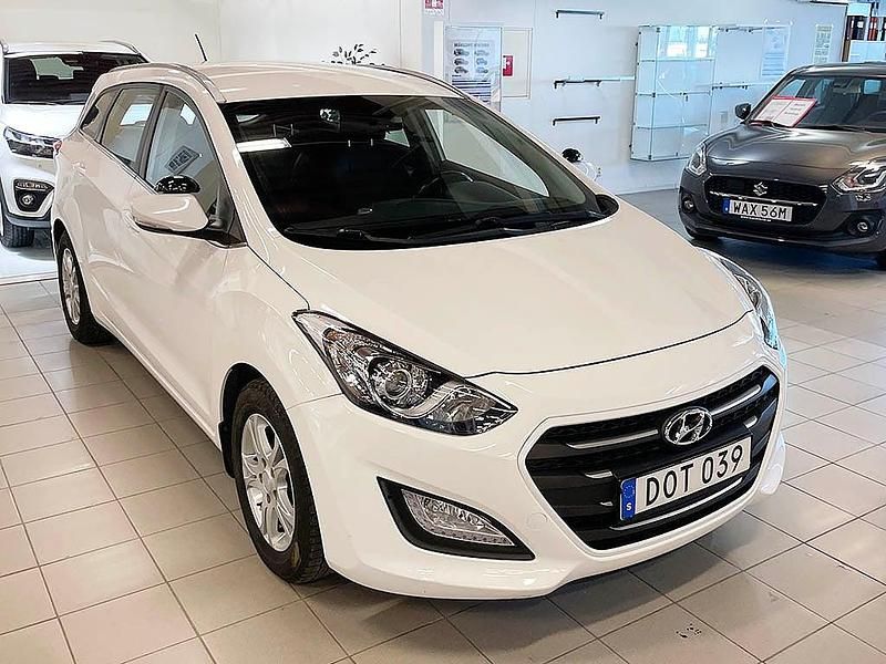 Begagnad Hyundai i30 110 HK (80 kW) 2017 Vit Kombi