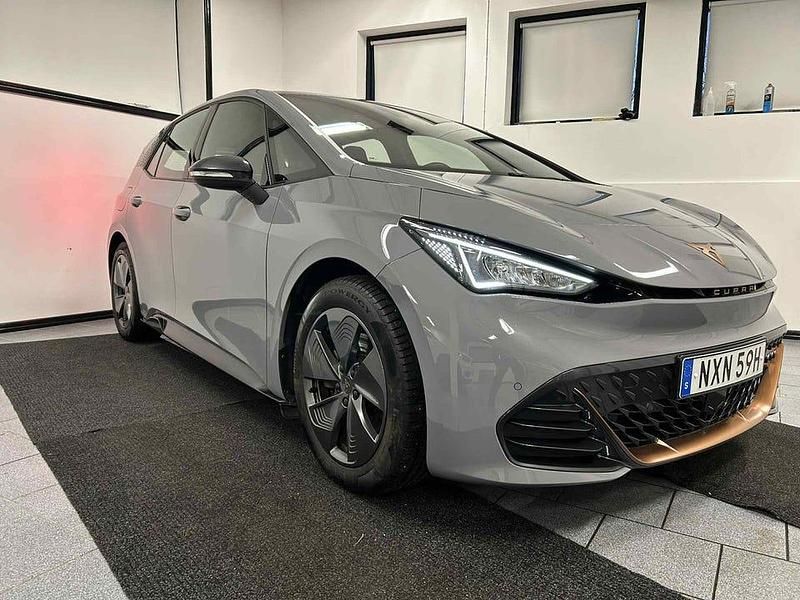 Begagnad Cupra Born 169 kW (231 HK) 2023 Ljusgrå Halvkombi