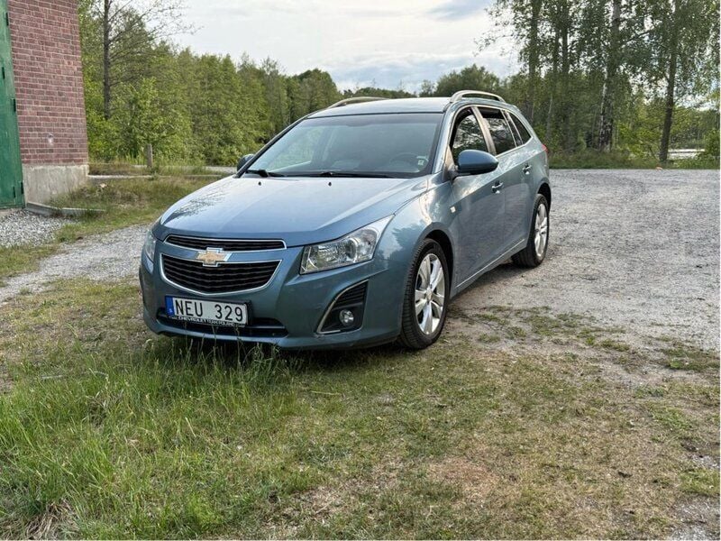 Blå Begagnad 2013 Chevrolet Cruze Kombi | 55 000 kr (Marknadspris) - Bild 1/4