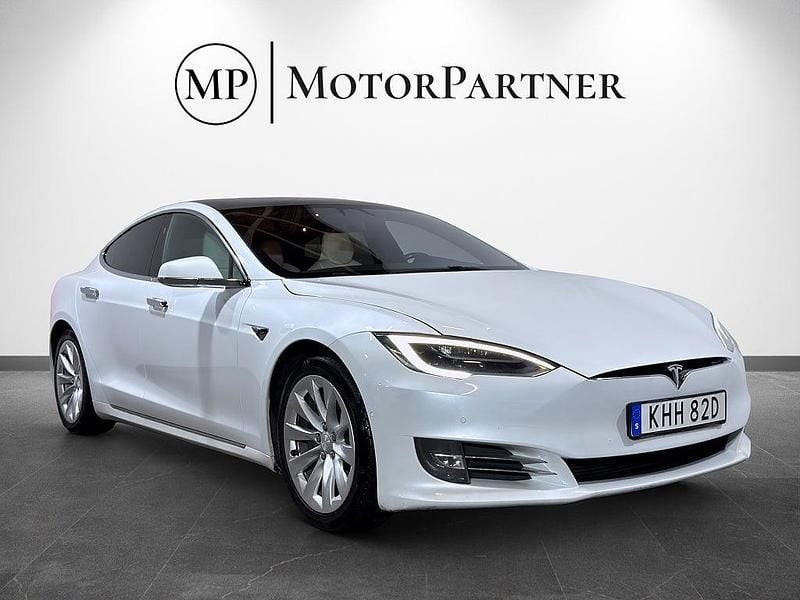 Vit Begagnad 2019 Tesla Model S Long Range AWD Halvkombi | 239 900 kr (Superpris) - Bild 1/4
