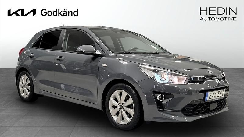 Grå Begagnad 2020 Kia Rio Advance Halvkombi | 139 900 kr (Marknadspris) - Bild 1/4