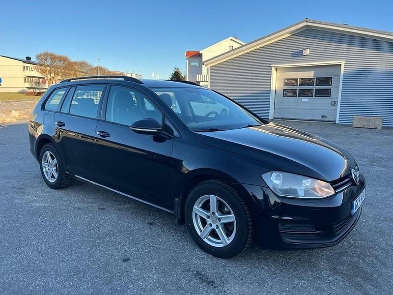 Svart Begagnad 2014 VW Golf VII | 49 900 kr (Marknadspris) - Bild 1/4