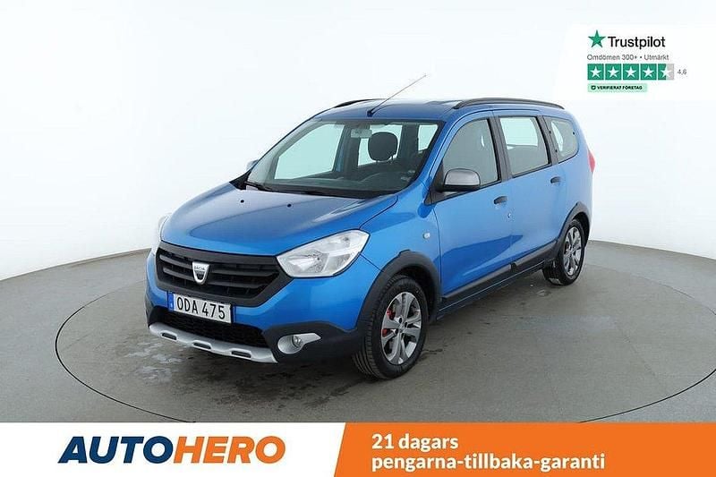 Ljusblå (blå) Begagnad 2016 Dacia Lodgy Stepway Minibuss | 79 000 kr (Marknadspris) - Bild 1/4