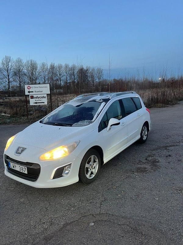 Vit Begagnad 2011 Peugeot 308 Kombi | 44 500 kr (Marknadspris) - Bild 1/4