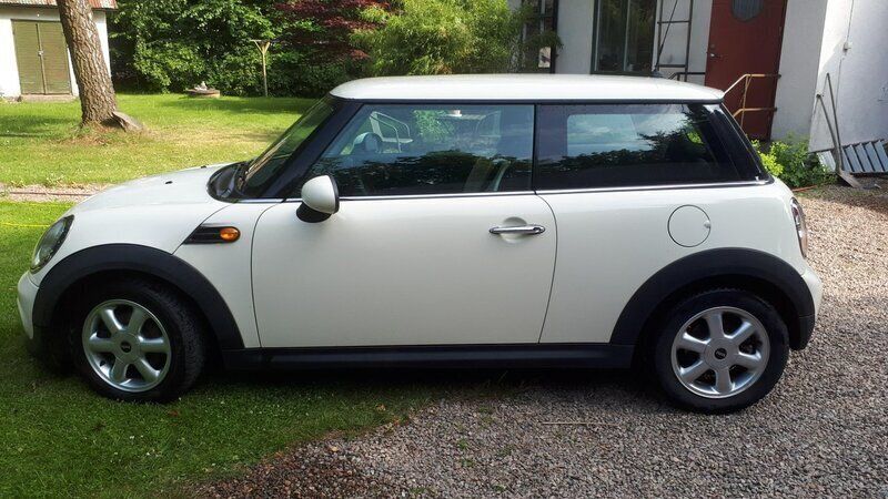Vit Begagnad 2013 Mini ONE Salt Halvkombi | 49 000 kr (Superpris) - Bild 1/4