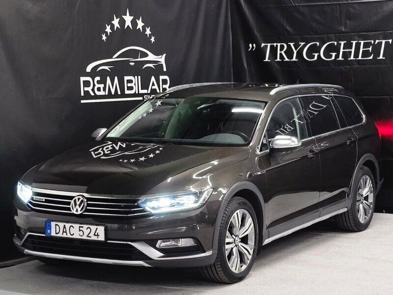Mörkbrun Begagnad 2017 VW Passat Kombi | 159 800 kr (Marknadspris) - Bild 1/2