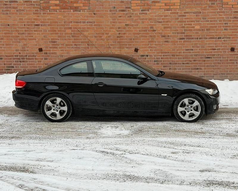 Begagnad BMW 325 218 HK (160 kW) 2008 Sportkupé