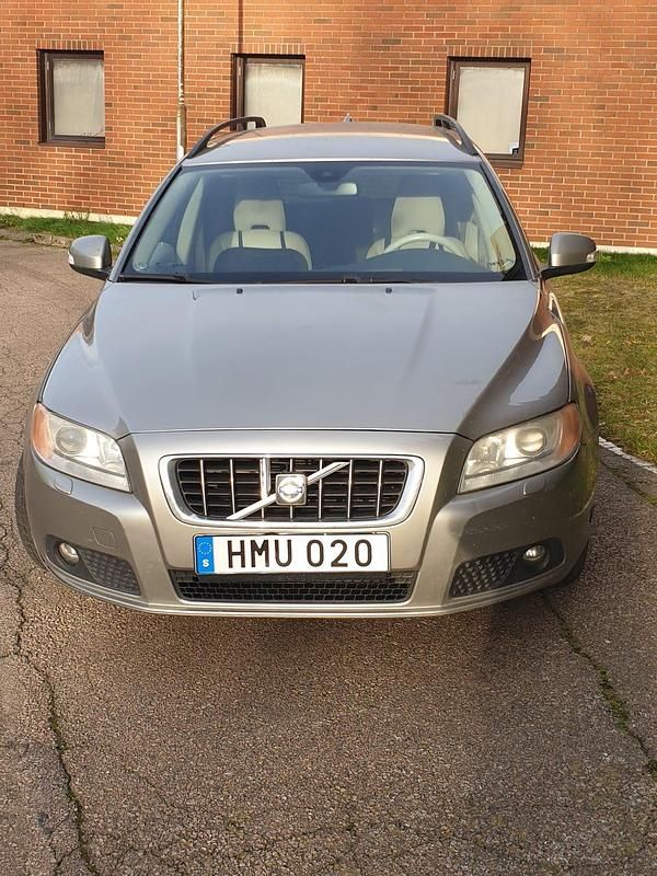 Begagnad 2009 Volvo V70 Kombi | 36 500 kr (Bra pris) - Bild 1/4