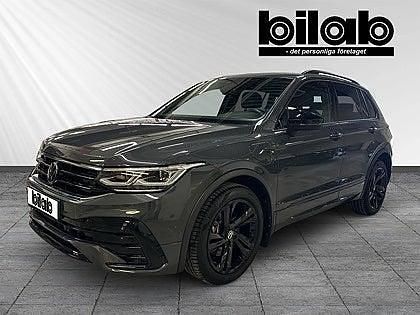 Mörkgrå Begagnad 2023 VW Tiguan R-line SUV | 399 000 kr (Lite dyr) - Bild 1/4